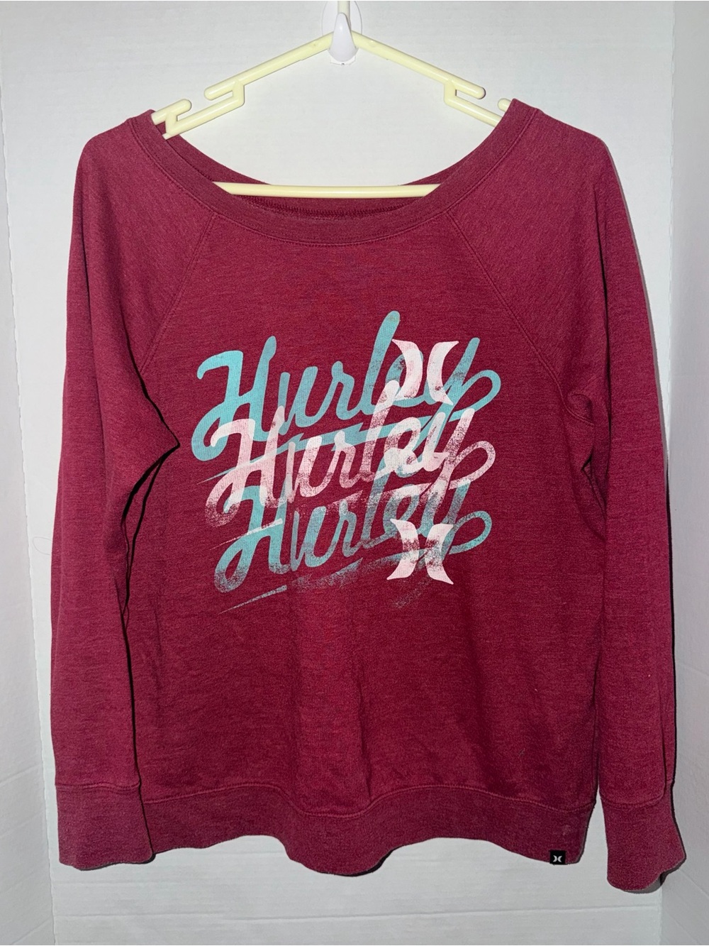 Hurley Maroon Crewneck Sweatshirt with Turquoise & White Graphic